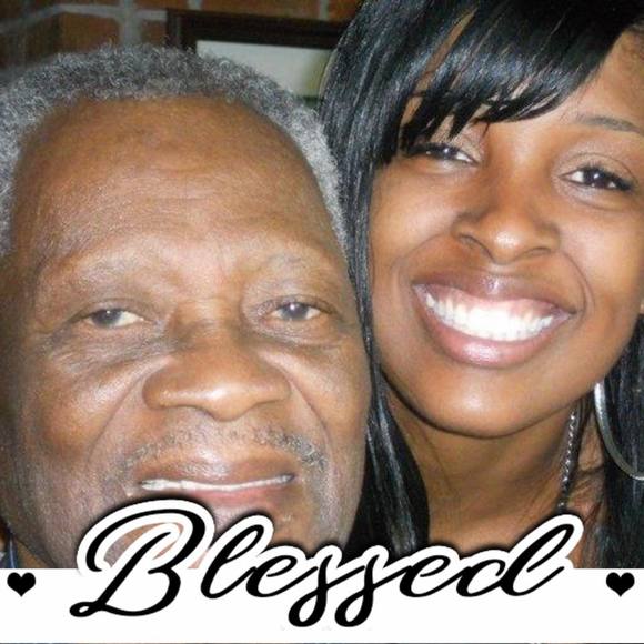 Meet your Posher, Dee - Picture 1 of 1